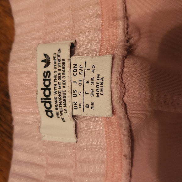 Shorts - Picture 3 of 4